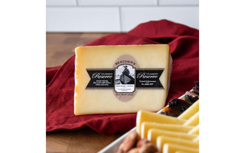 Flagship Reserve Clothbound Cheddar